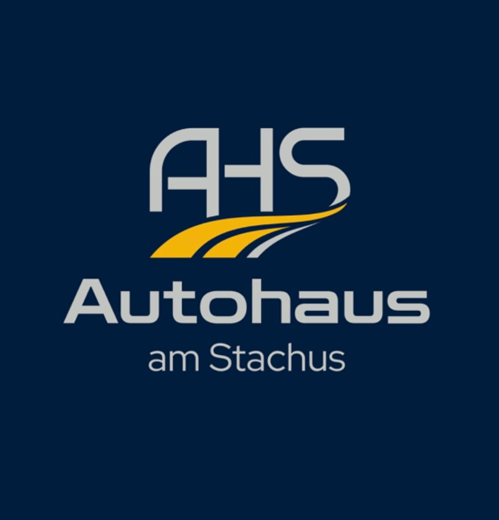 AHS Autohaus am Stachus Logo auf dunkelblauem Hintergrund.