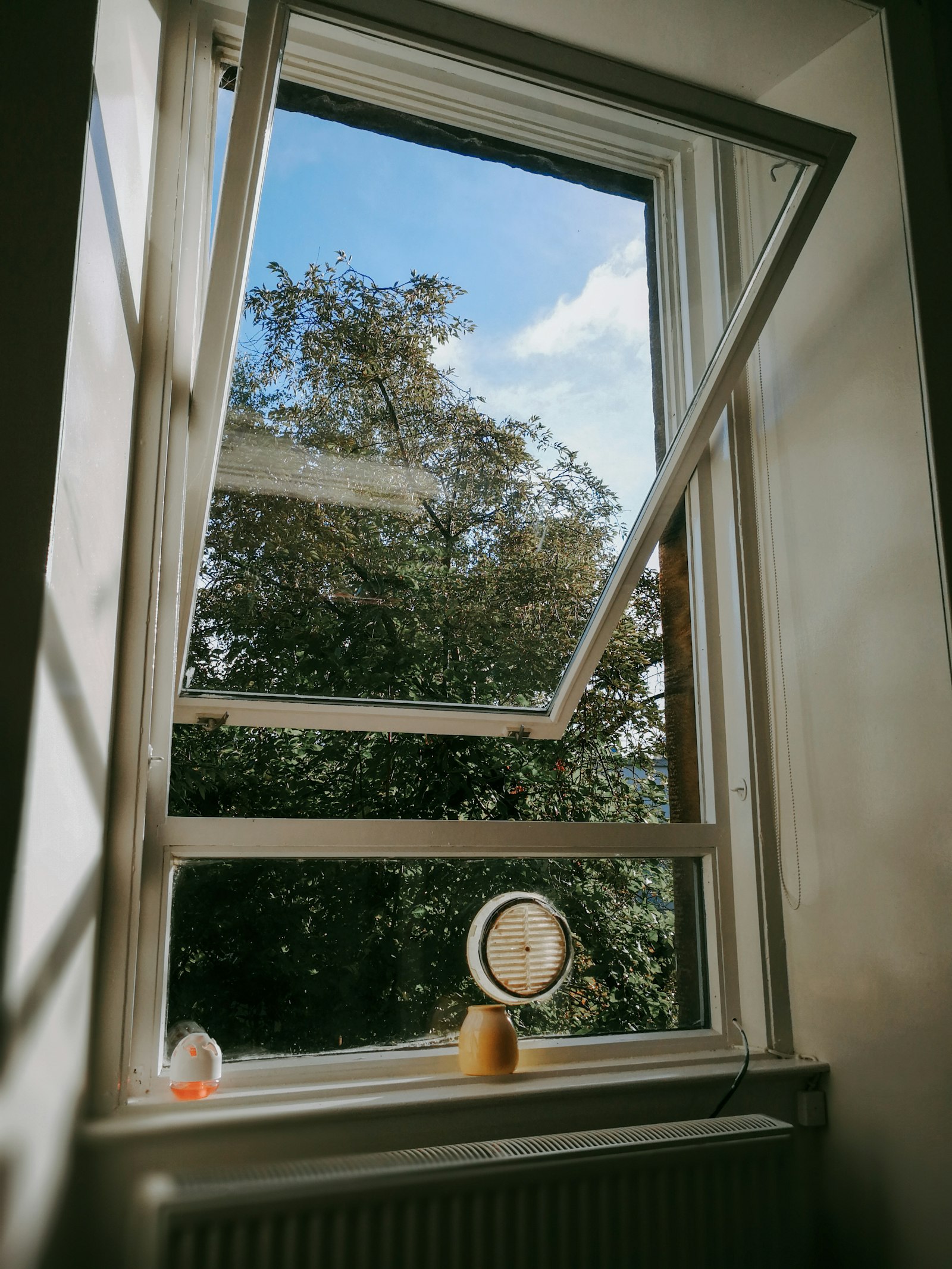 Laminated glass window unit on a ground-floor elevation