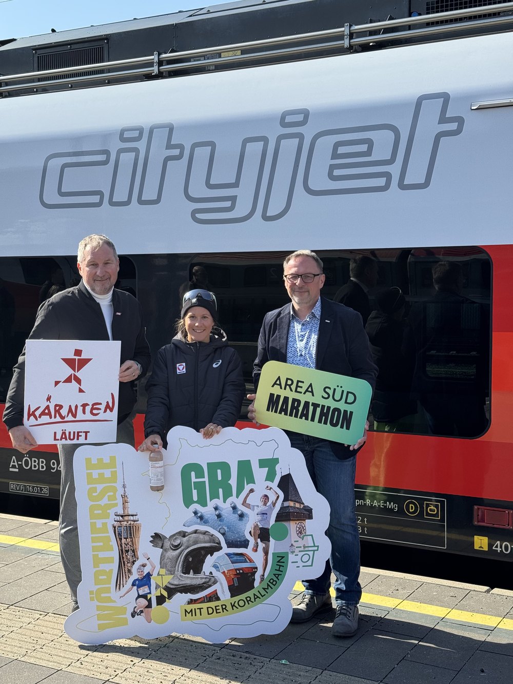 Präsentation des Area Süd Marathon vor einem Cityjet der ÖBB