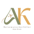 Logo "AK" in Grün und Ocker, mit einem Flugzeug aufsteigend aus dem A; darunter "Reisewunscherfüller Anja Kruse".