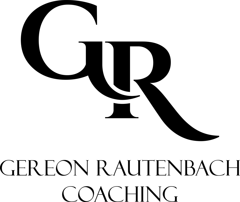 Initialen GR über "Gereon Rautenbach Coaching" auf grünem Hintergrund.