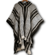 Original Alpaka / Schafwolle Anden Poncho aus Ecuador mit traditionellen Streifen und aufwendigem Dekor in naturfarben. Nicht gefärbt!  Ausgestattet ist der Poncho mit einer schnürbaren Kapuze, 2 Knöpfen am Kragen und Fransen.