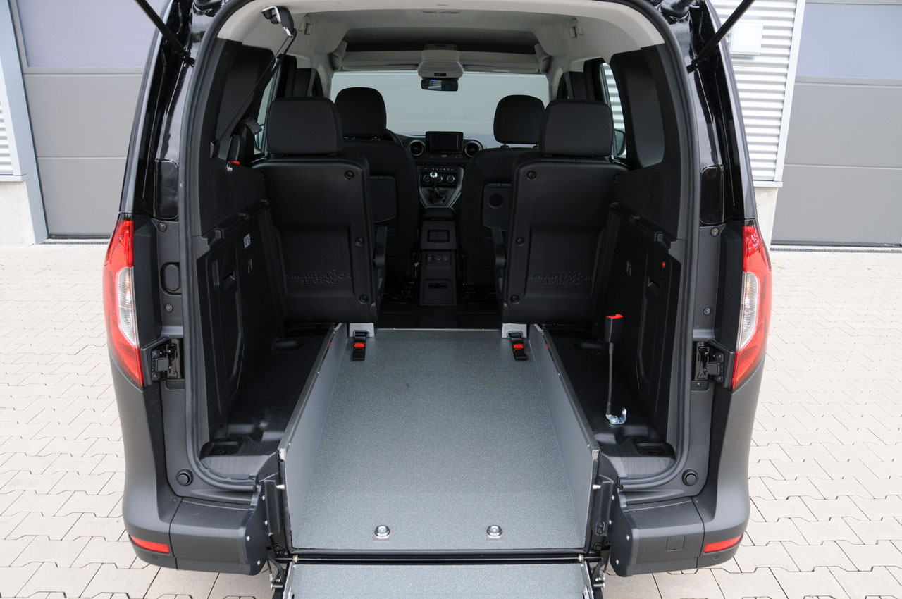 Nissan Townstar mit Heckausschnitt – Bild 4