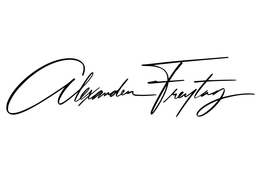 Unterschrift von "Alexander Freytag" in schwarzer Schreibschrift auf dunkelgrünem Hintergrund.