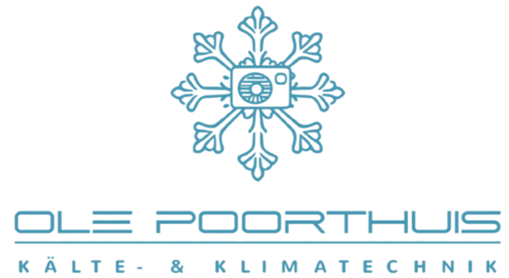 Blaues Schneeflockensymbol mit Gradzeichen in der Mitte über dem Text "OLE POORTHUIS KÄLTE- & KLIMATECHNIK" auf grünem Hintergrund.