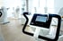 Ein modernes Trainingsgerät in der Physiotherapiepraxis