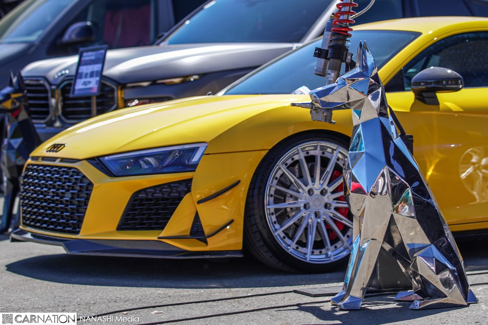 Gelber Audi R8 auf der Ausstellung