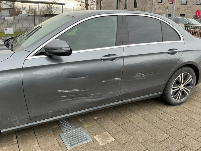 Mercedes Streifschaden