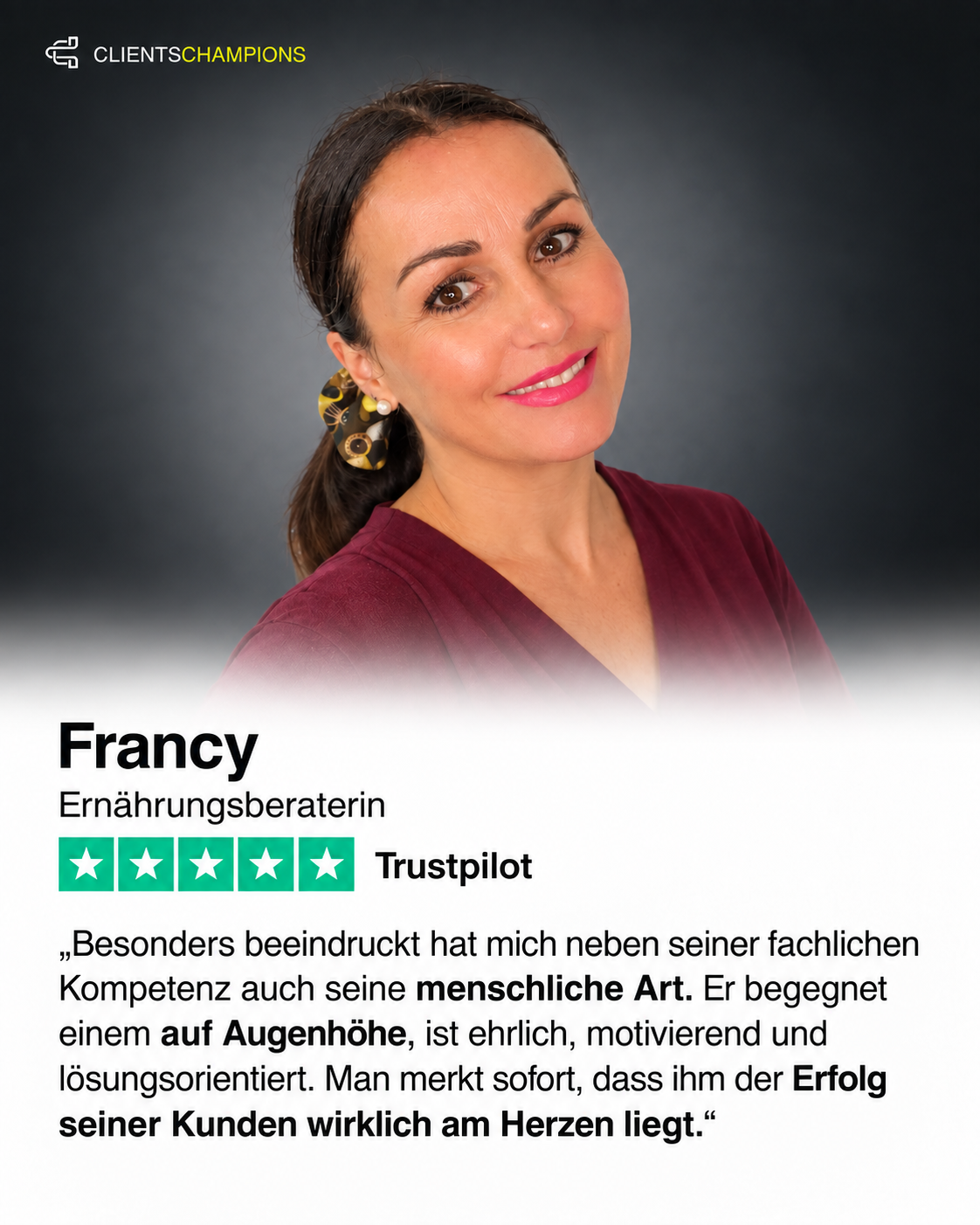 Kundenbewertung von Francy mit Porträt und fünf Sternen