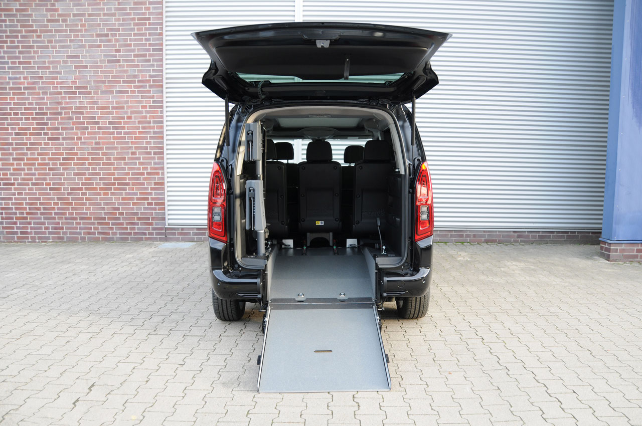Fiat Doblò mit Heckausschnitt – Bild 4