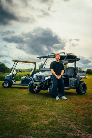 Fahrzeug-Shooting auf dem Golfplatz