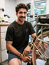 HavenBike Mitarbeiter in der Fahrradwerkstatt