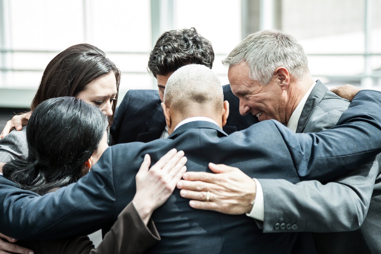 Team eines mittelständischen Betriebs – gelebte Kultur als Kern der Arbeitgebermarke.