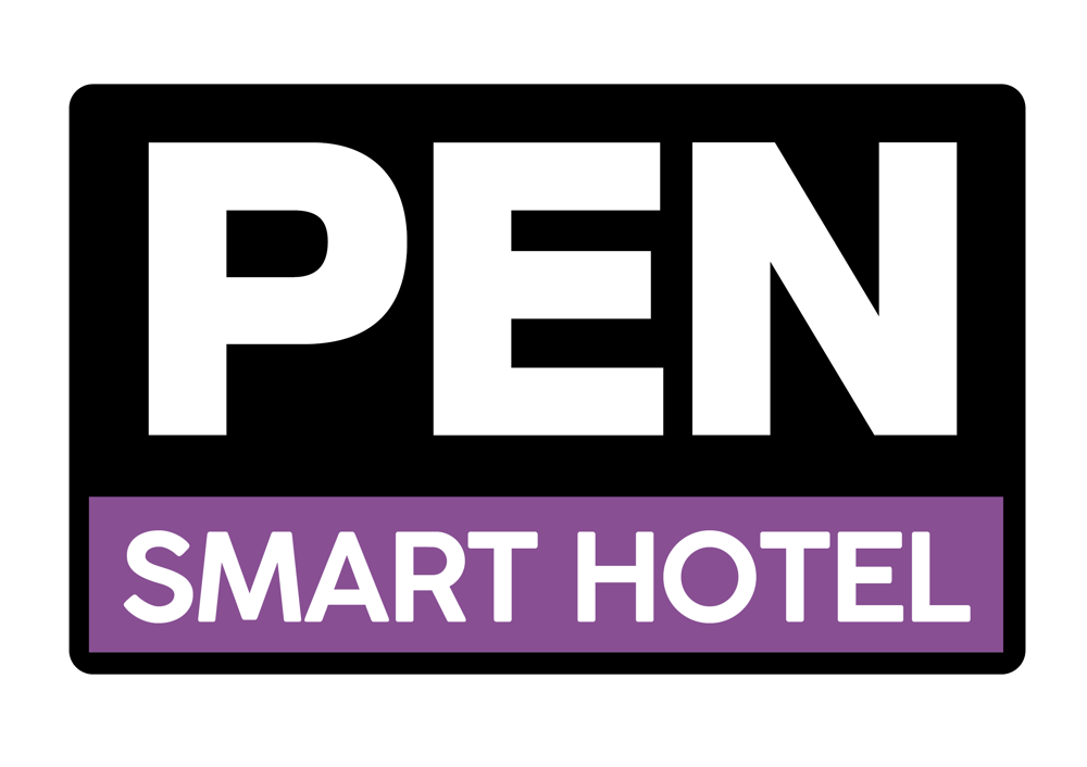 PEN SMART HOTEL Logo mit weißem Text auf schwarzem und lila Hintergrund.