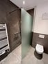 Dusche und Bad mit Glasverglasung von AT-Glas Tirol