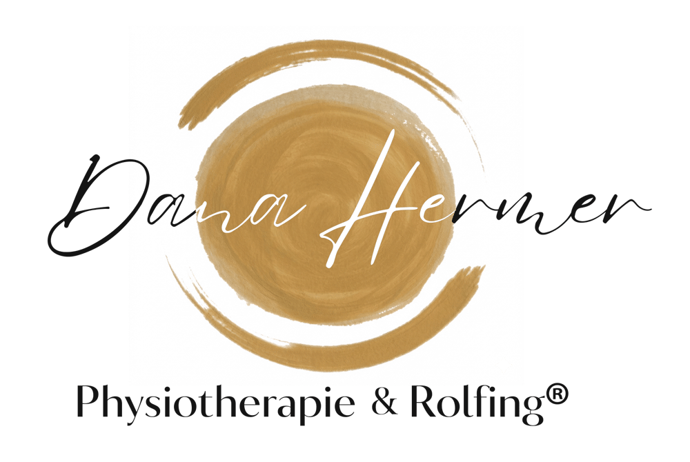 Logo „körpergefühl stärke deine mitte“ mit vier ineinandergreifenden Kreisen und einem Quadrat in der Mitte.