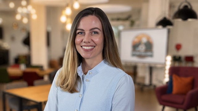 Natalie Bertram, Seminarmanagement und Betreuung bei NEOP