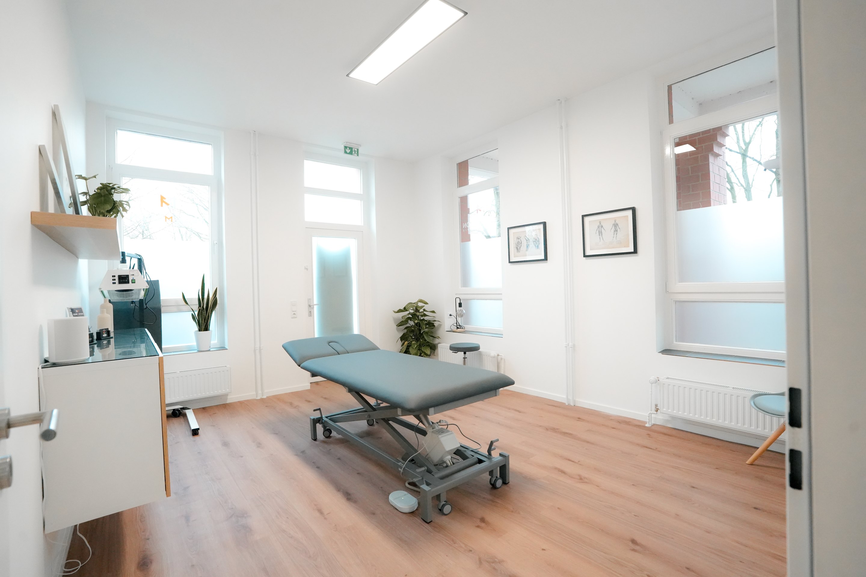 Ergänzende Behandlungen mit Wärme, Kälte und Tape bei Peak Motion