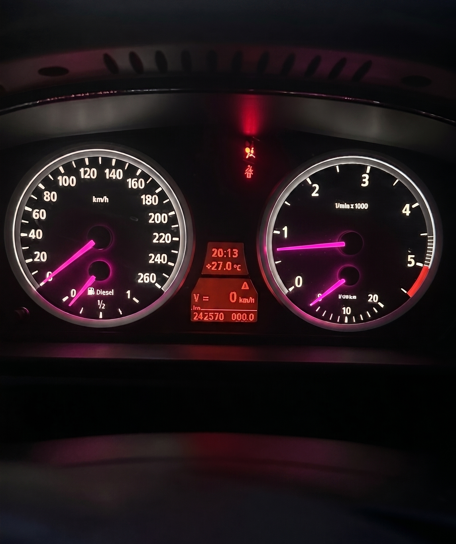 BMW E60 Magenta Nadeln Ohne Display