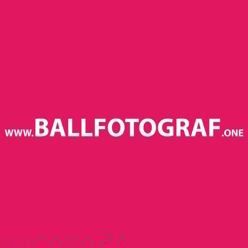 Weiße Schrift auf pinkem Hintergrund: "www.BALLFOTOGRAF.one"