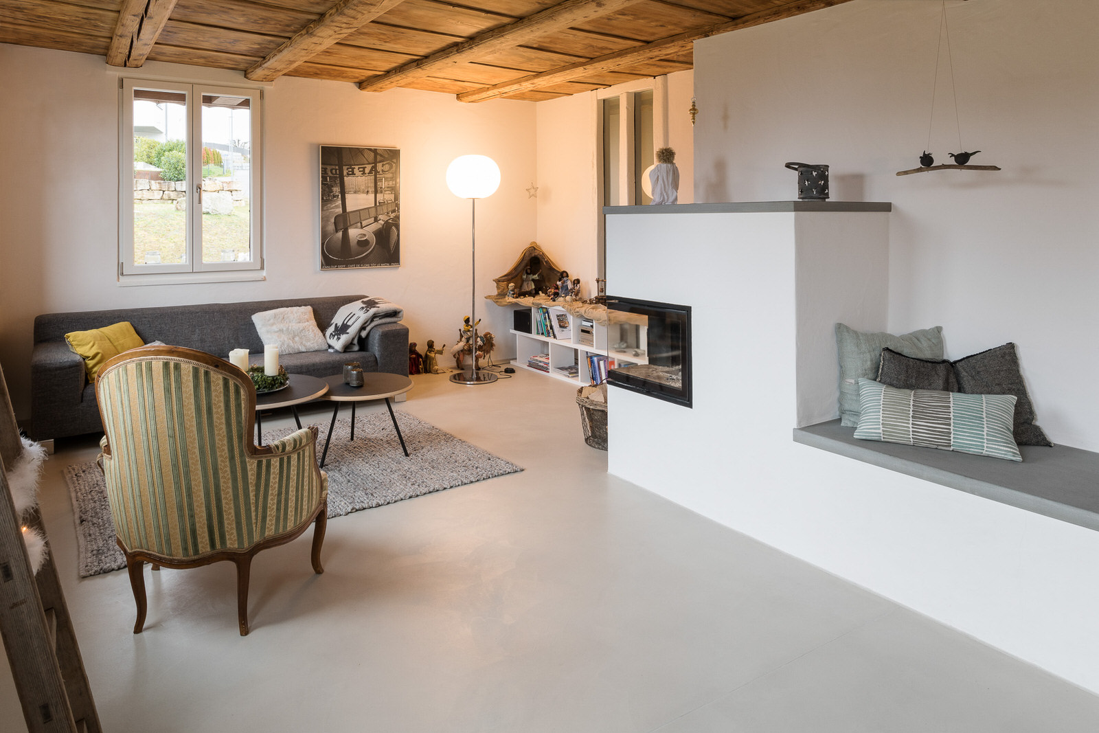 Wand- und Bodenbeläge in altem Bauernhaus