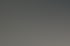 Person berechnet Preise und Kosten am Schreibtisch