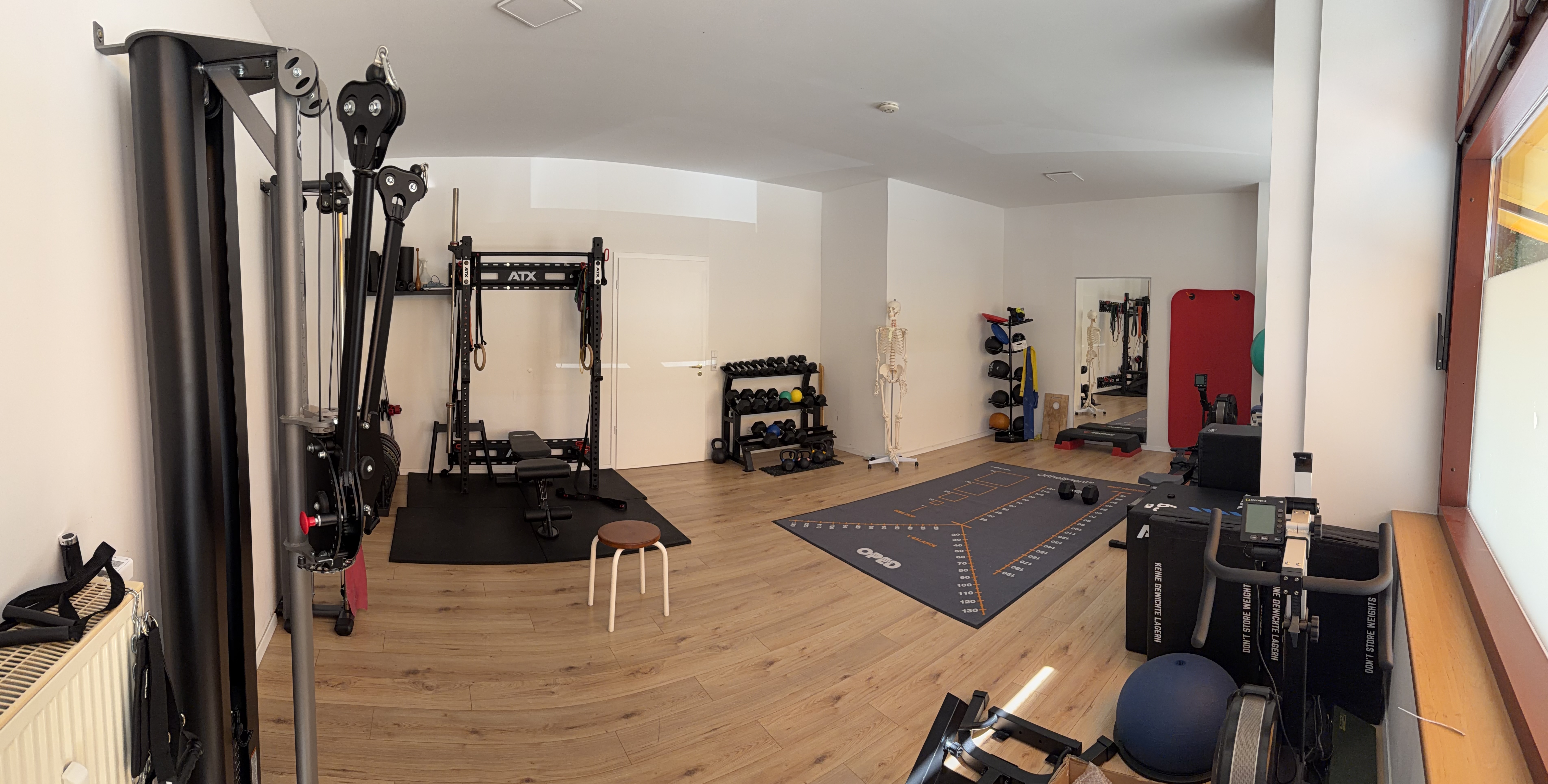 Moderne Trainingsfläche der Physiotherapie Heilmann in Berlin Prenzlauer Berg