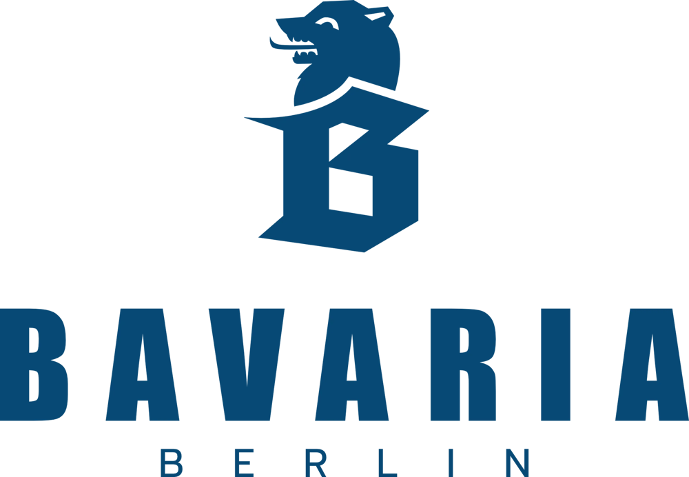 Blaues Logo auf dunkelgrünem Hintergrund mit einem Löwenkopf über dem Buchstaben "B" und dem Wort "BAVARIA" darüber, darunter "BERLIN".