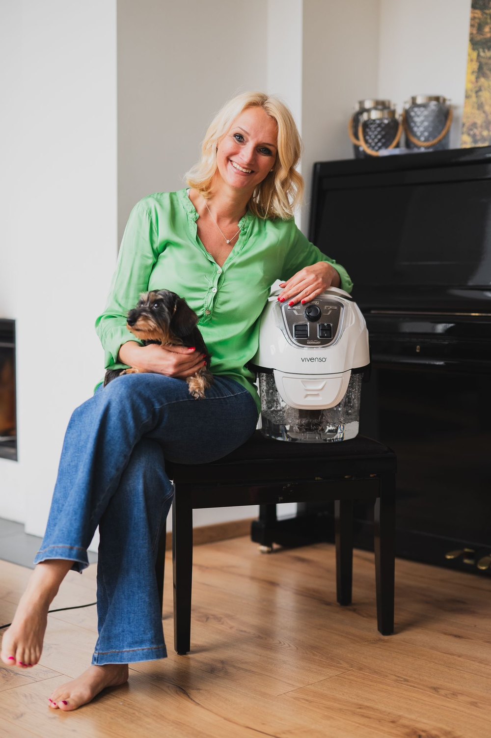 Susanne Frickenhaus mit einem Vivenso Wasserstaubsauger