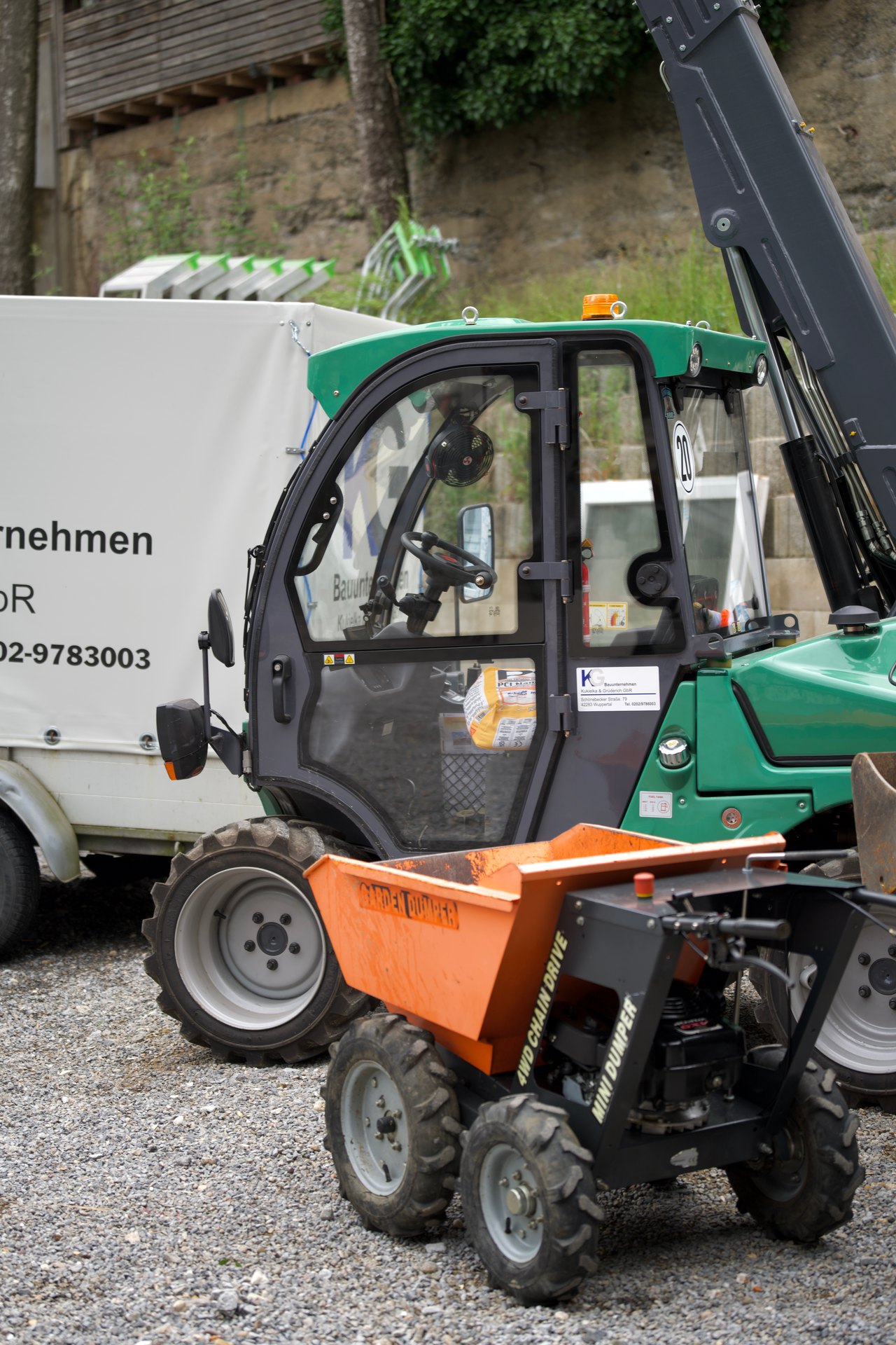 Dumper und Radlader von K&G Bauunternehmen