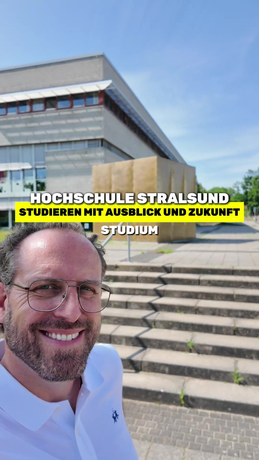 Standbild aus dem Video über die Hochschule Stralsund mit Ausblick auf die Ostsee