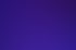 Gäste bei einem Event in einem modern beleuchteten Club mit blauen und pinken Neonlichtern, Stehtischen und Barhockern.