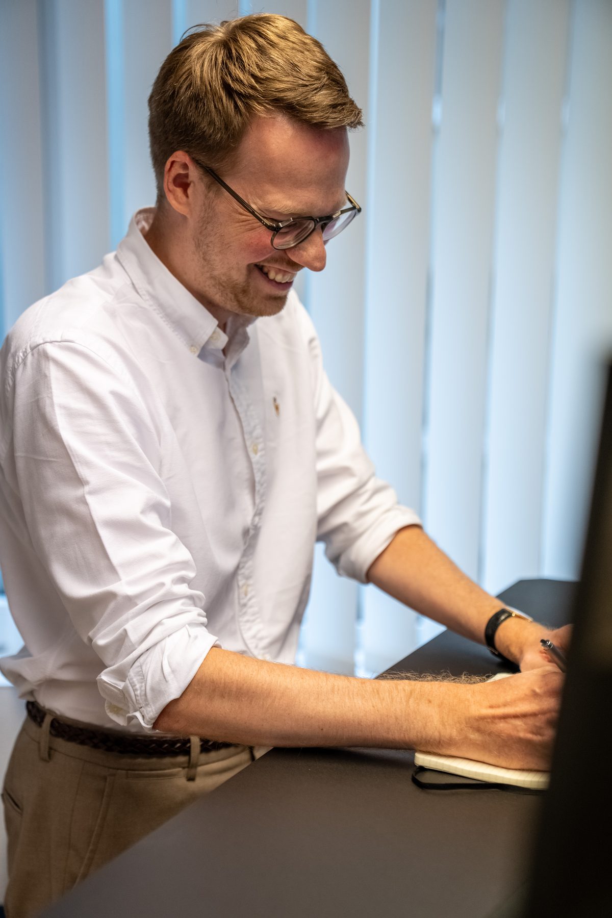 Jan Erik Herstein am Schreibtisch