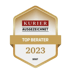 Goldenes sechseckiges Siegel mit rotem "KURIER AUSGEZEICHNET" Logo, "TOP BERATER 2023" und "IMWF" auf grünem Hintergrund.