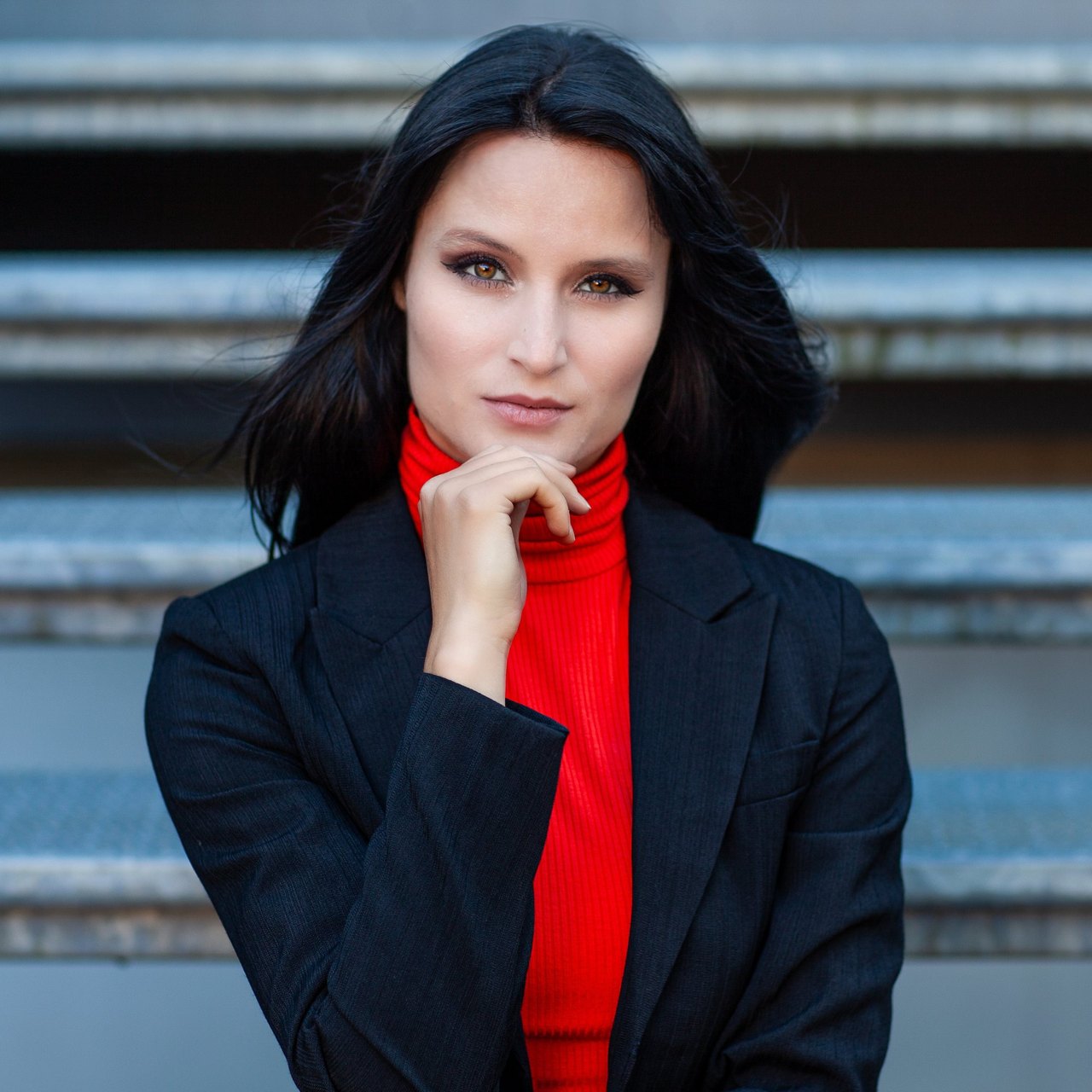Portrait von Jamie Lee Arnold, Markenexpertin für Personenmarken-Aufbau