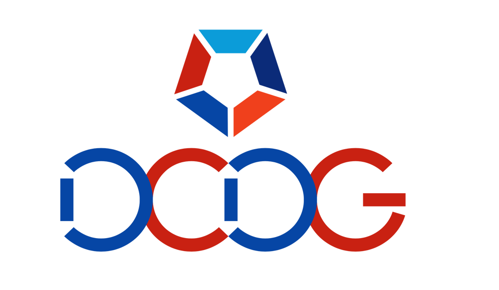 Logo der DCGG mit einem pentagonalen Symbol in Blau und Rot über den Buchstaben DCGG.