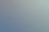 Mann im Anzug analysiert Finanzdaten auf einem Tablet mit einem Stift.