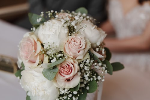 Detailaufnahme Ringe und Blumen