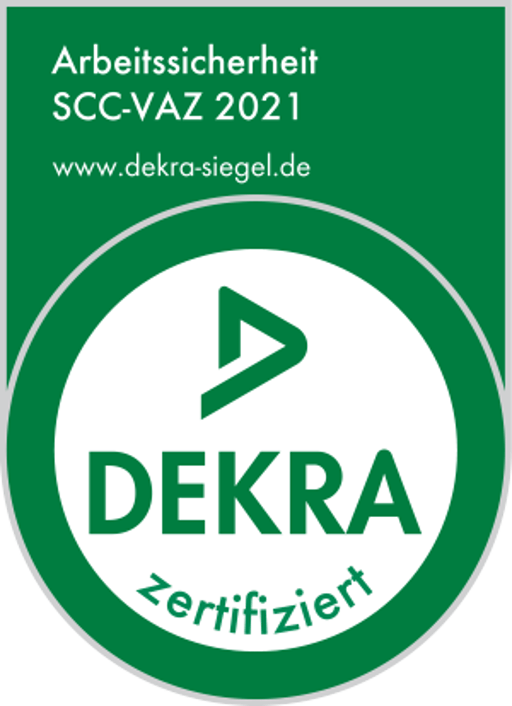 Grünes Siegel: "Arbeitssicherheit SCC-VAZ 2021 www.dekra-siegel.de" und "DEKRA zertifiziert".