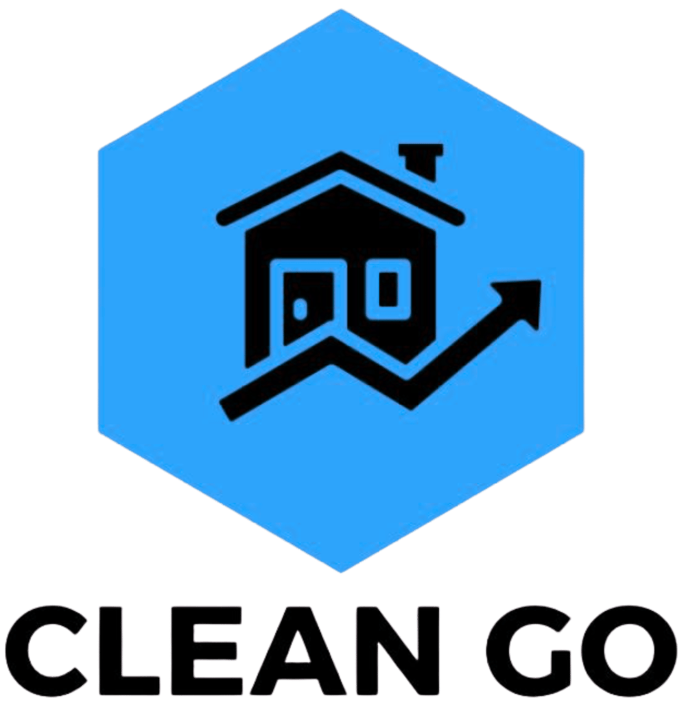 Blauer Hexagon mit schwarzem Haus, Pfeil nach oben, und Text "CLEAN GO"