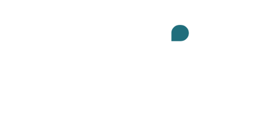 Addclip Logo in Weiß auf dunkelgrünem Hintergrund, blauer Punkt über dem "i".