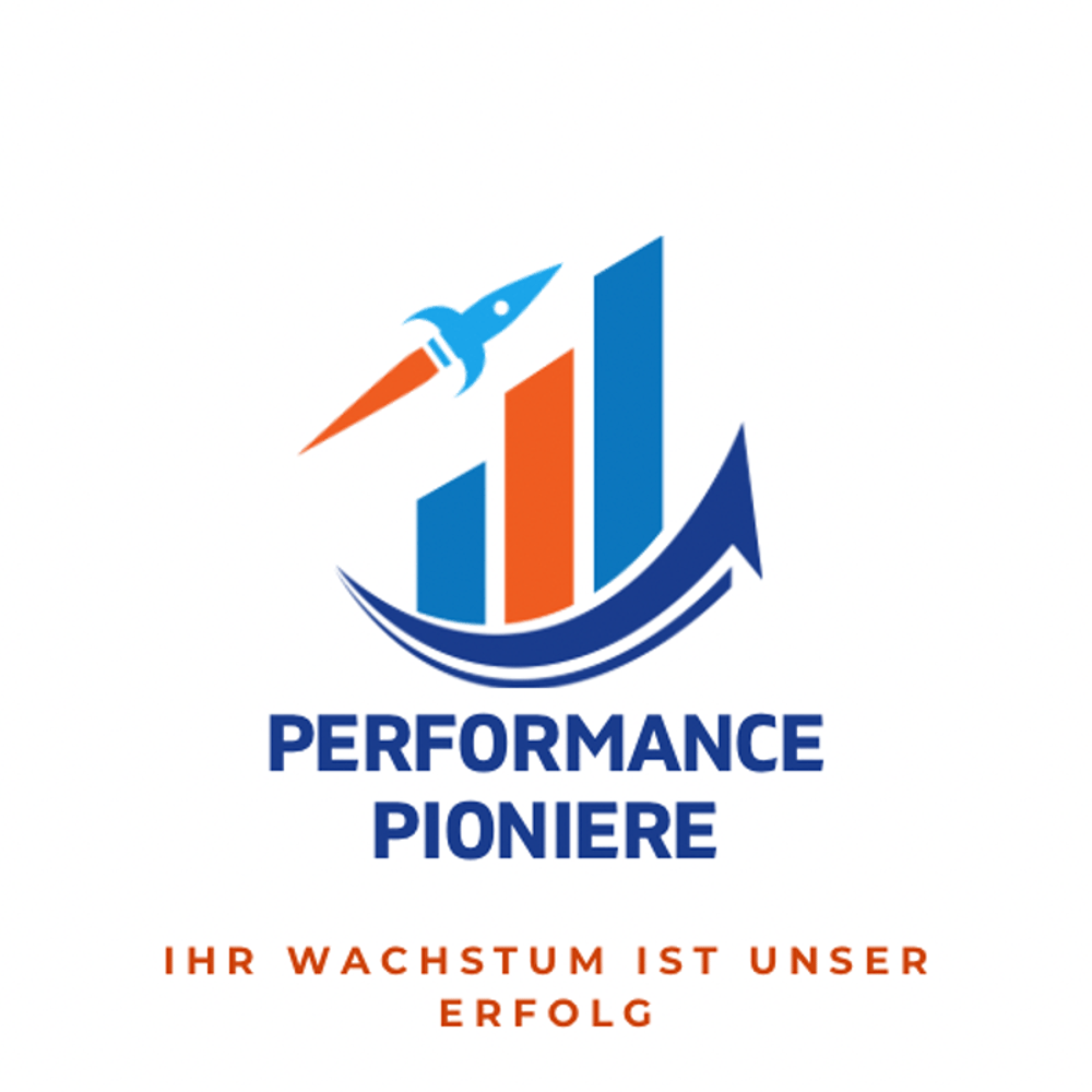 Logo „Performance Pioniere“ mit Rakete, die über einen aufsteigenden Chart fliegt und Text „IHR WACHSTUM IST UNSER ERFOLG“.