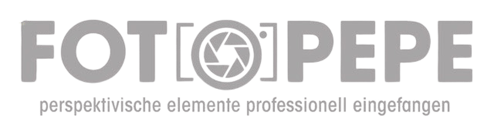 FOTOPEPE Logo mit Blenden-Symbol und Text "perspektivische elemente professionell eingefangen".