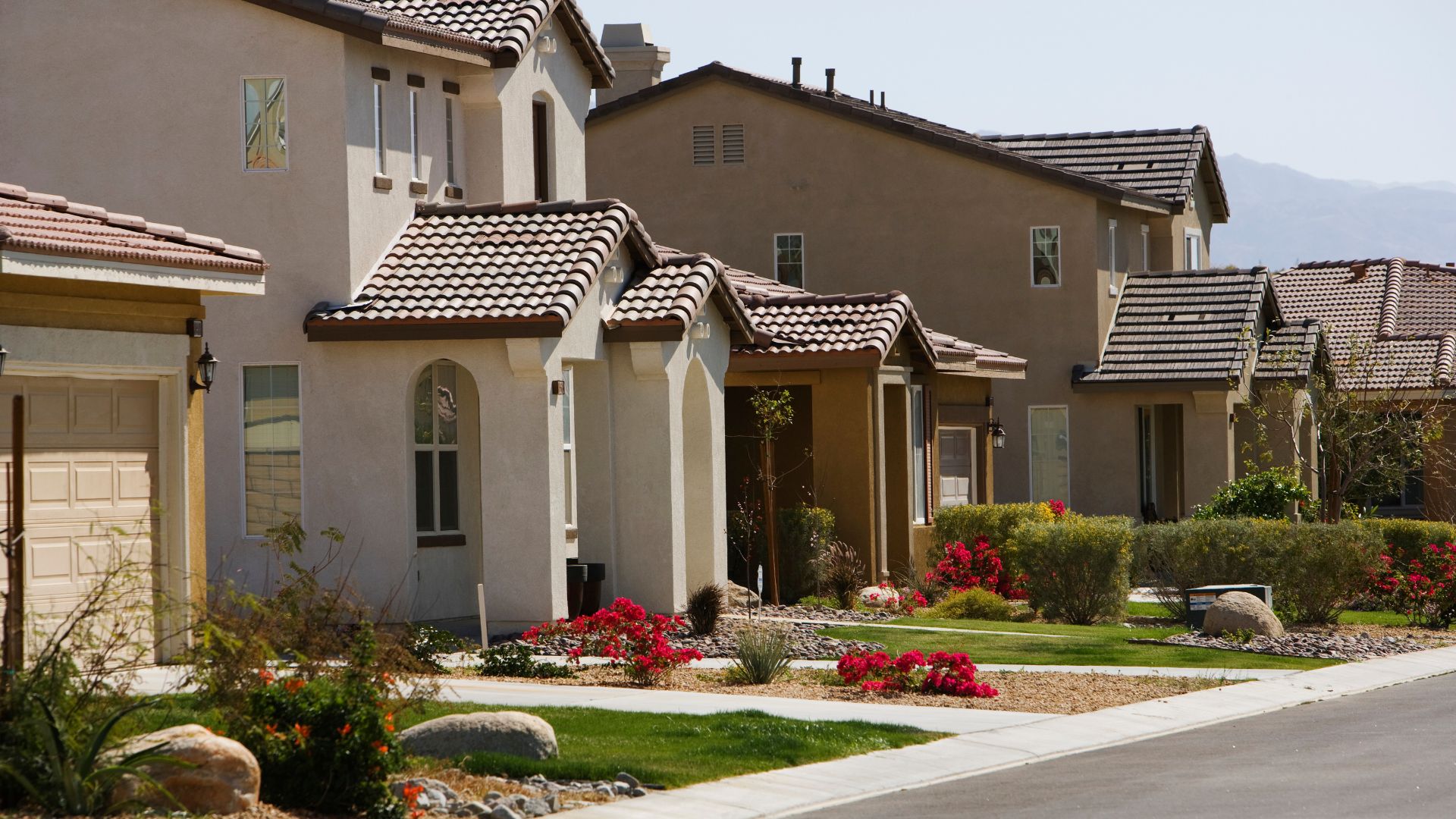 Why California Homeowners Should Repair Stucco Damage ASAP