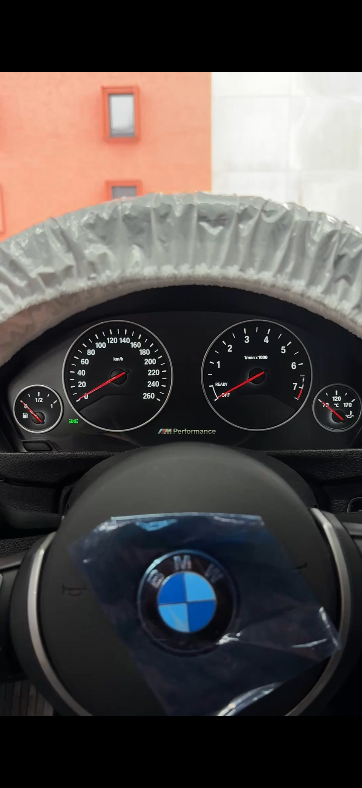 BMW F30 Rote Nadeln