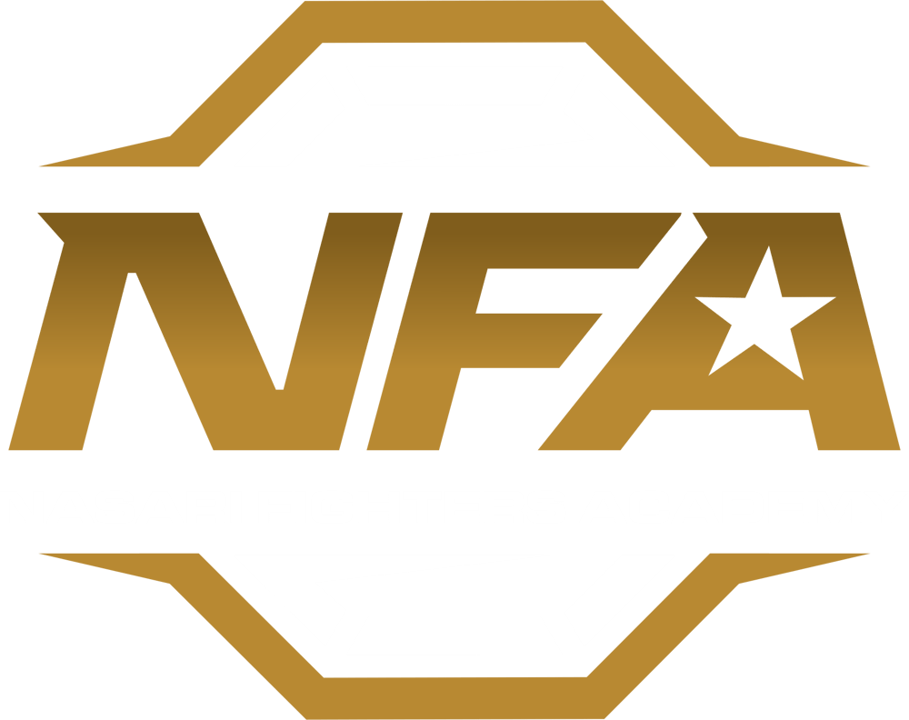 Logo "NFA NASARI FIGHTERS ACADEMY" in Gold auf grünem Hintergrund mit stilisierten Rändern und Stern.