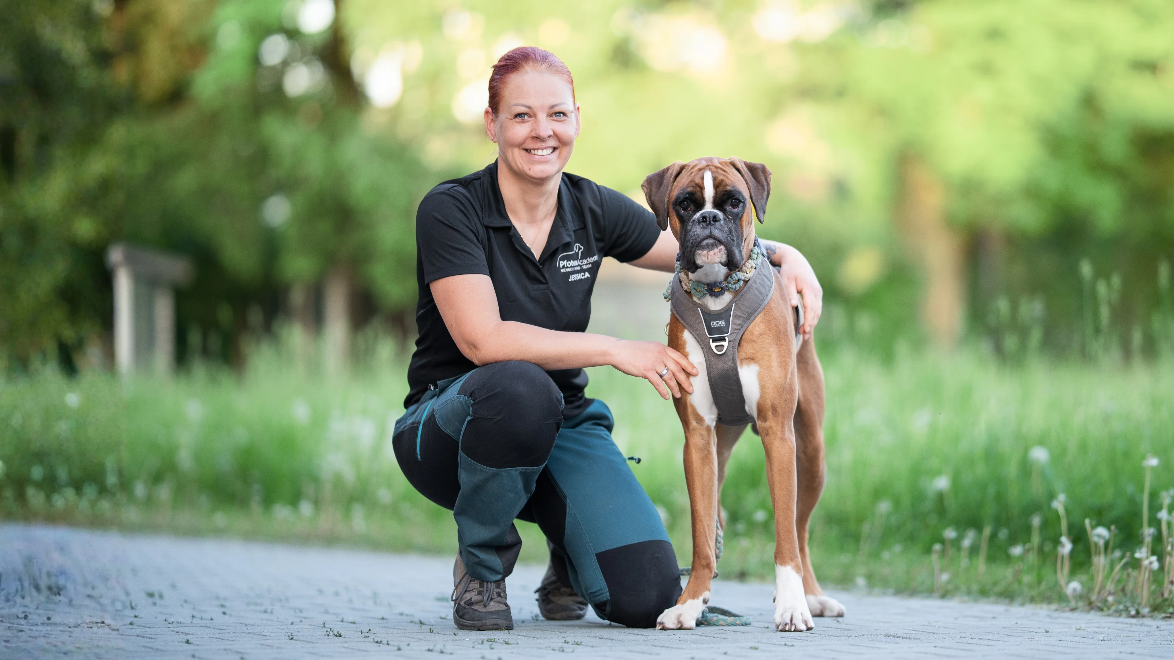 Jessica Hochhäusl mit Hund