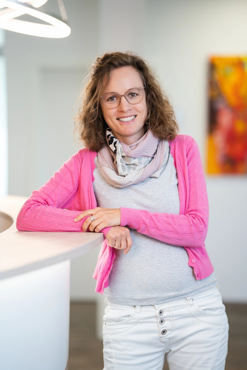 Porträt von Elke, Office Management im Therapie Haus Schwab.