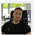 Daniel Niederelz, Gründer der Marketingagentur für regionale Sichtbarkeit im Mittelstand, am Arbeitsplatz.