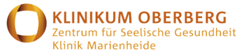 Logo Klinikum Oberberg, Zentrum für Seelische Gesundheit, Klinik Marienheide mit orangefarbenem Kreissymbol.